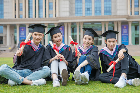 報(bào)考新聞傳播學(xué)高級(jí)研修班需要多少錢，學(xué)費(fèi)貴嗎？