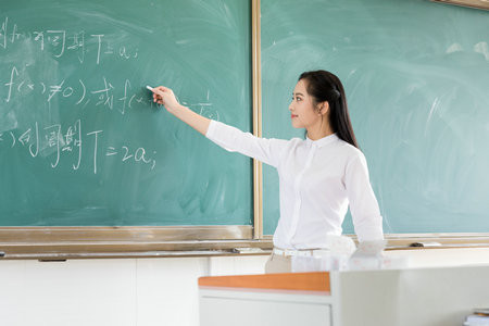 物理學(xué)在職研究生報名及考試時間2025