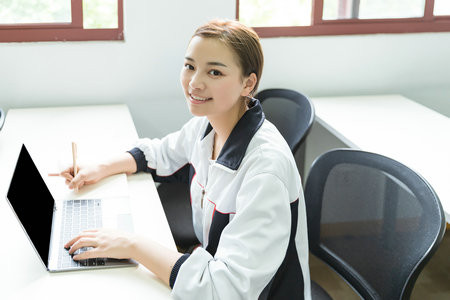 上海海事大學(xué)在職研究生報名官網(wǎng)入口2025