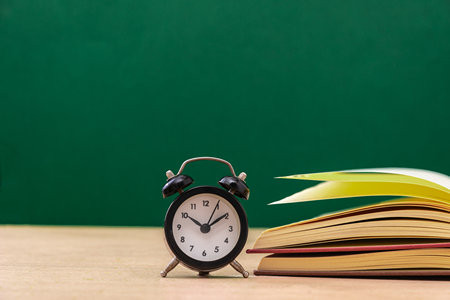 2026天津財(cái)經(jīng)大學(xué)非全日制研究生考試考什么科目？