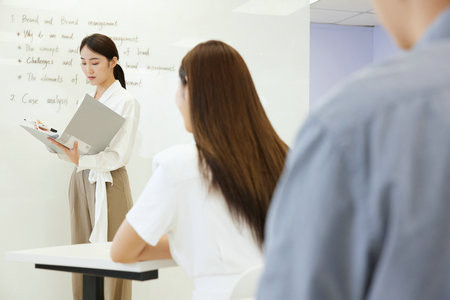 2026上海外國(guó)語(yǔ)大學(xué)非全日制研究生考試考什么科目？