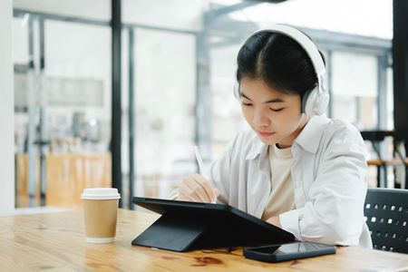 2026浙江財(cái)經(jīng)大學(xué)MPAcc考試考什么科目？