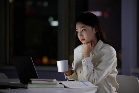 2026廣東外語外貿大學非全日制研究生考試考什么科目？