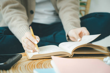 2026法國(guó)克萊蒙高等商學(xué)院國(guó)際博士學(xué)費(fèi)學(xué)制詳解