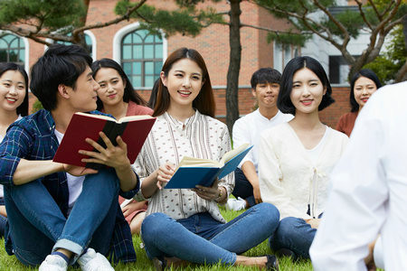 2026法国布雷斯特商学院国际博士考试考什么科目？