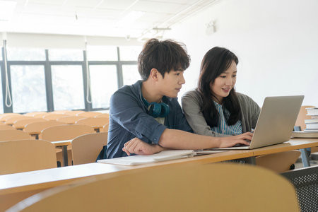2026清華大學(xué)MPAcc考試考什么科目？