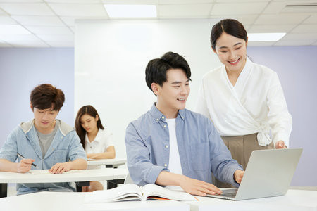 東北農業大學在職研究生在哪里報名？