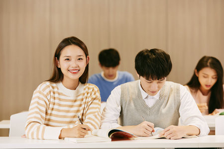 參加上海音樂學院非全日制研究生復試需要滿足什么條件？