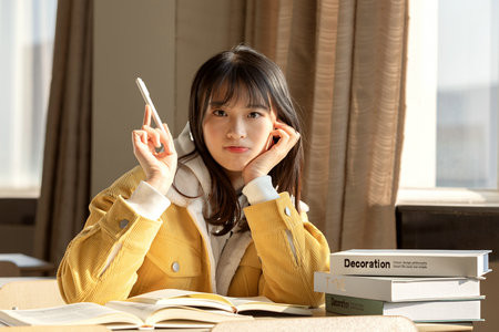 西華師范大學非全日制研究生分數線在哪里看？