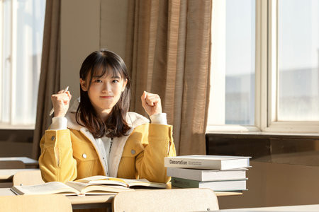 西安外國語大學非全日制研究生過了線就能上嗎？