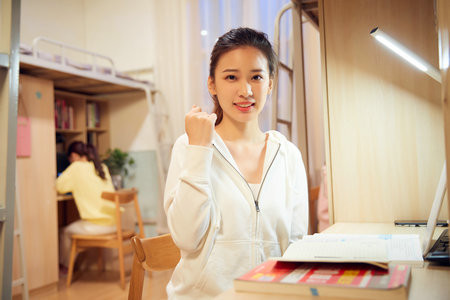 延邊大學(xué)MPA分?jǐn)?shù)線過(guò)了就能上嗎？