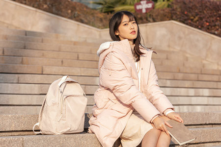 2025外國(guó)語(yǔ)言學(xué)及應(yīng)用語(yǔ)言學(xué)在職研究生招生院校介紹