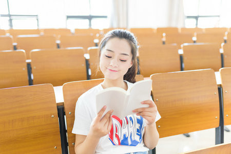 2026年廣東財(cái)經(jīng)大學(xué)非全日制研究生招生簡(jiǎn)章