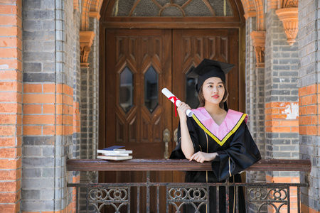 2026年遼寧石油化工大學(xué)在職研究生學(xué)制學(xué)費(fèi)一覽表