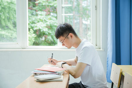 2026年英國開放大學國際碩士學制學費一覽表