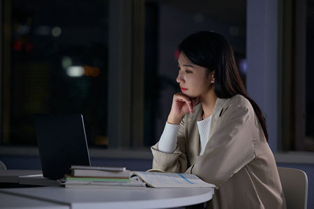 2026年重慶大學(xué)在職研究生學(xué)制學(xué)費(fèi)一覽表