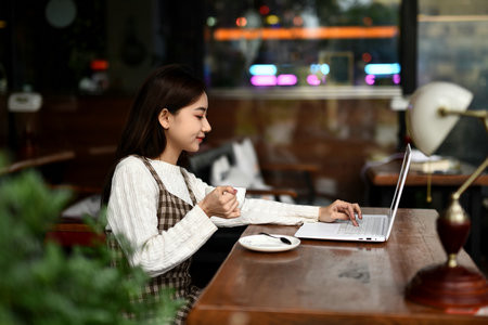 2026社會(huì)醫(yī)學(xué)與衛(wèi)生事業(yè)管理中外合辦招生對(duì)象有哪些？